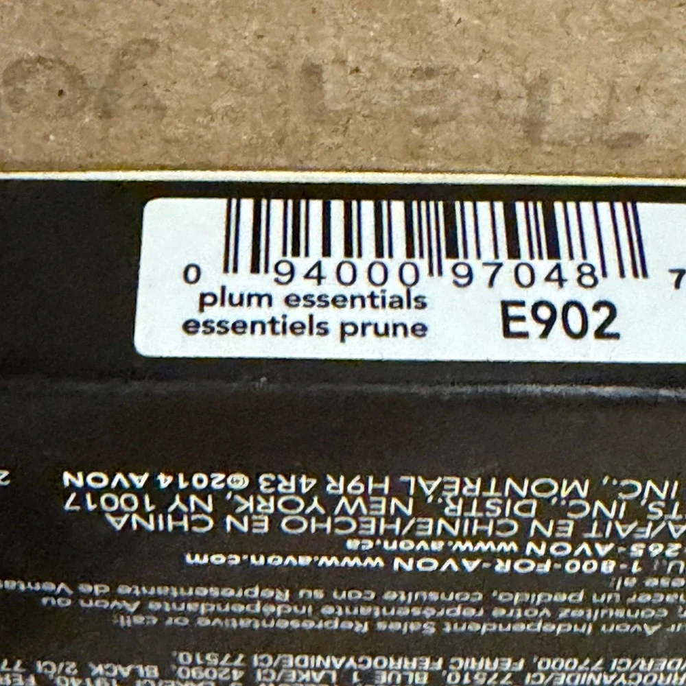 Avon true color 8 in 1 eyeshadow palette plum essentials